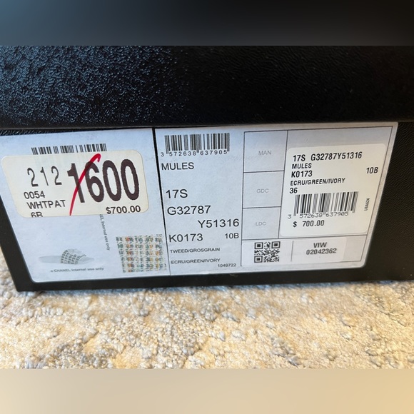 Chanel Authentic Slides - Picture 2 of 3